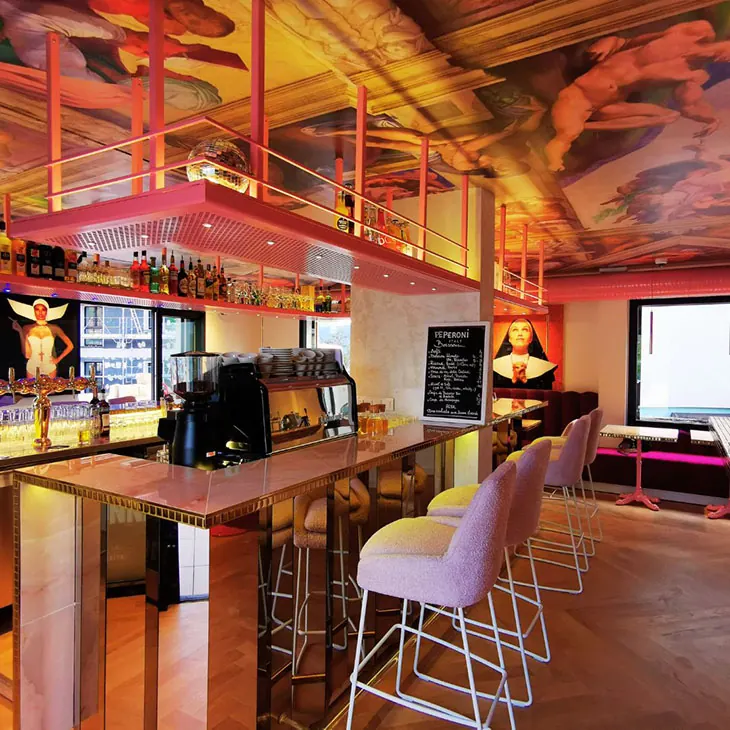 Intérieur du restaurant Rita